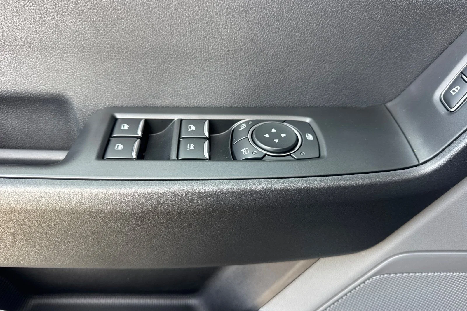 New 2026 Oxford White Ford F-250® XL image 10