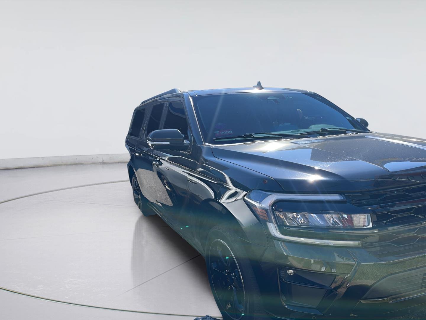 2022 Ford Expedition Max photo 2 of 5