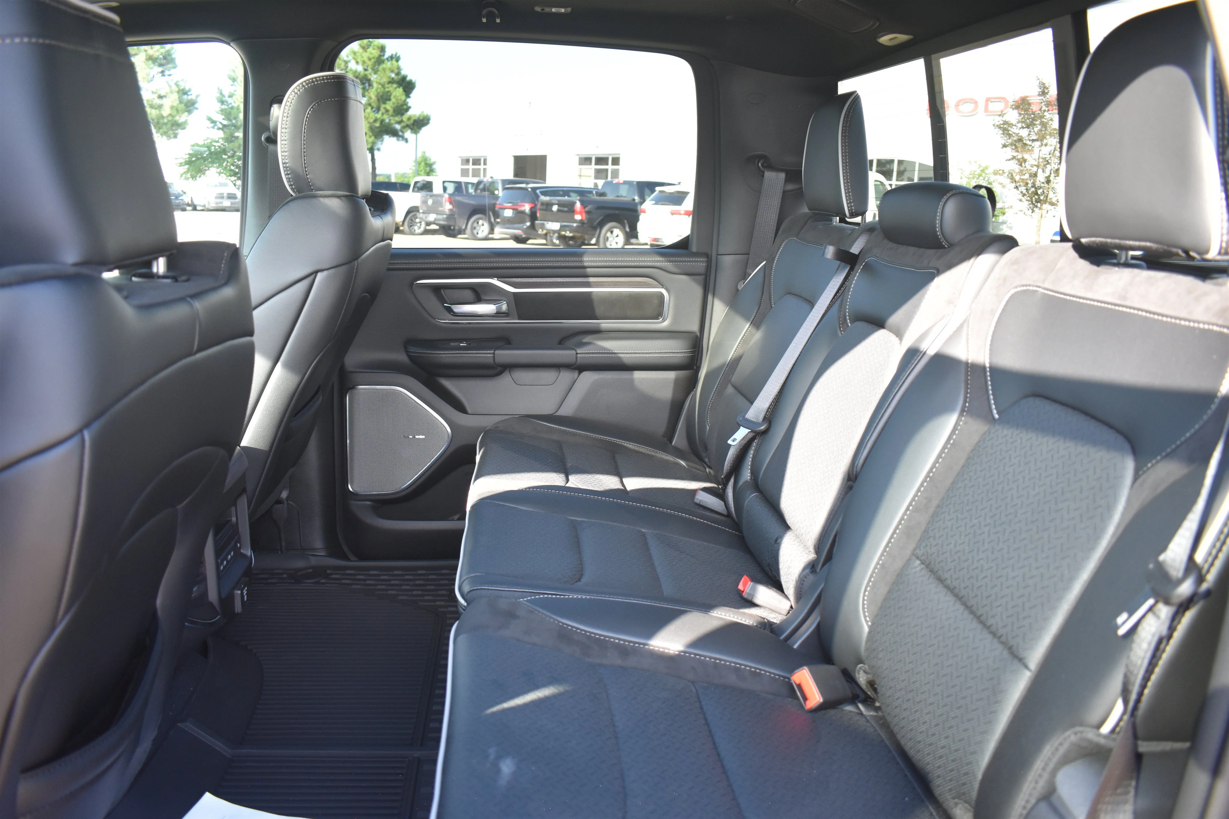 New 2026 Granite Crystal Metallic Clearcoat Ram Laramie image 18