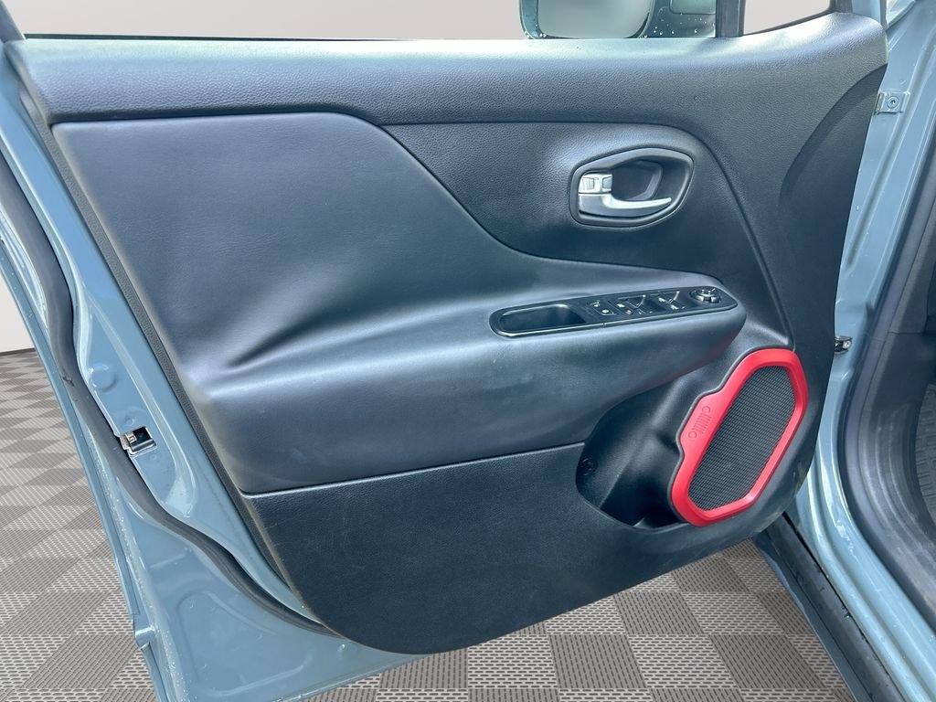 Used 2016 Gray Jeep Trailhawk image 20