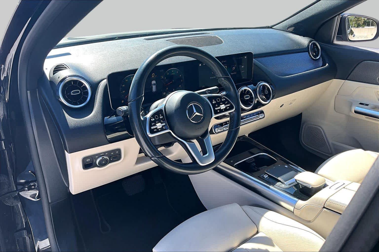 Used 2021 Night Black Mercedes-Benz GLA 250 image 17