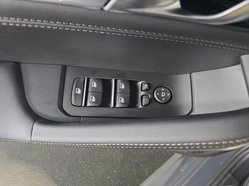 Used 2026 Dravit Grey Metallic BMW M60i image 28