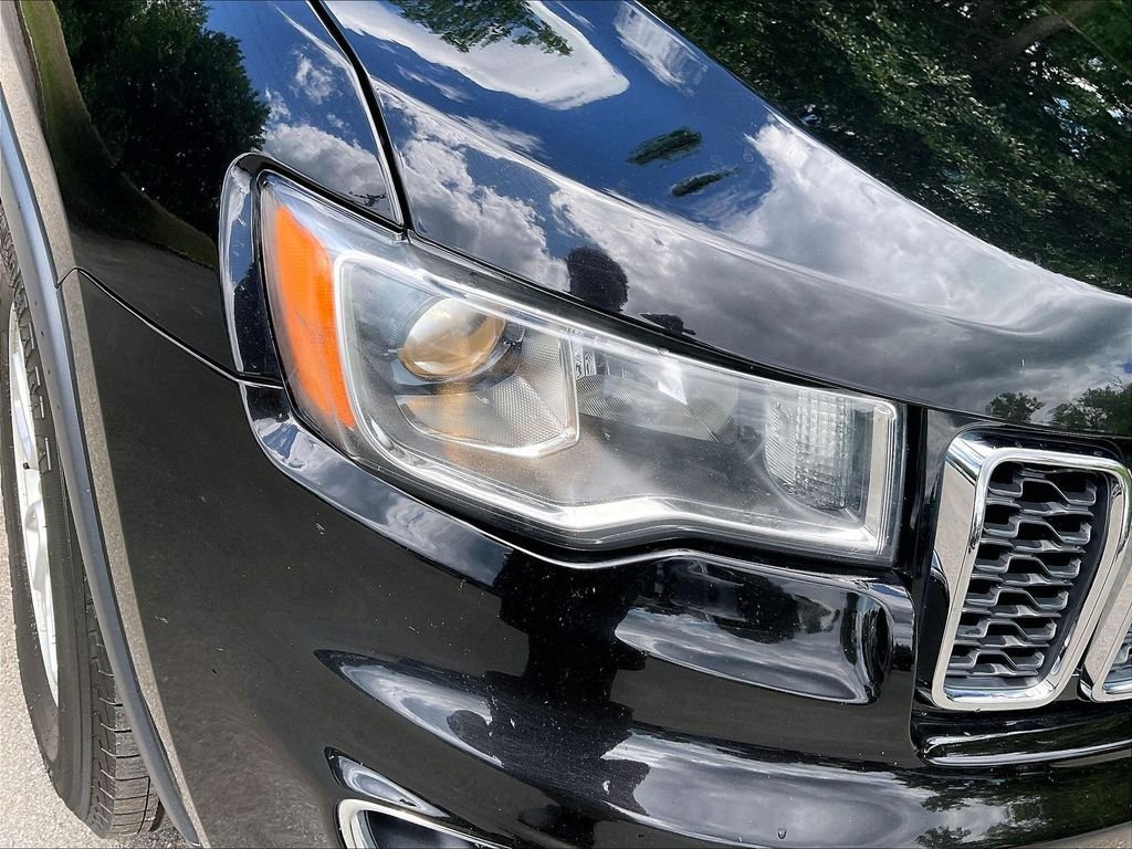 Used 2020 Black Jeep Laredo E image 31