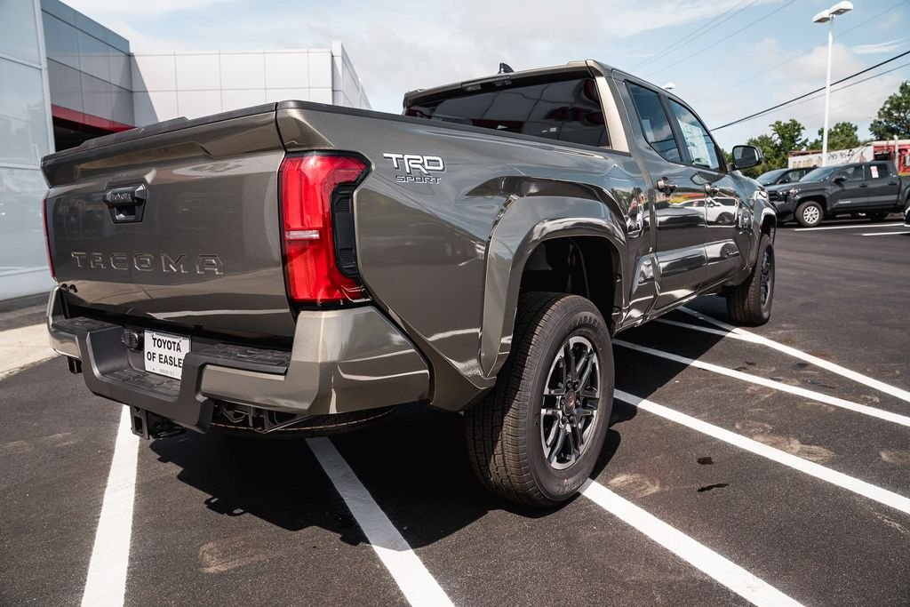 Used 2018 Magnetic Gray Metallic Toyota SR5 image 8