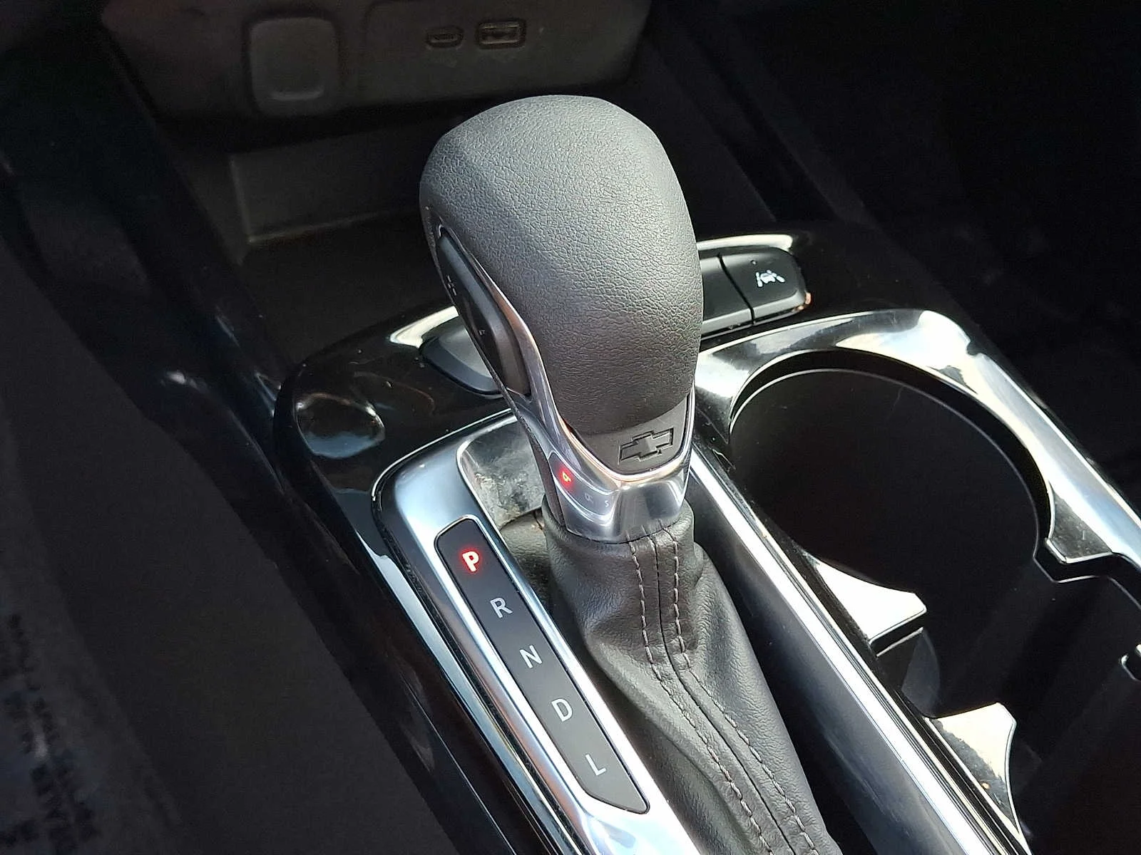 Used 2024 Mosaic Black Metallic Chevrolet LT image 17