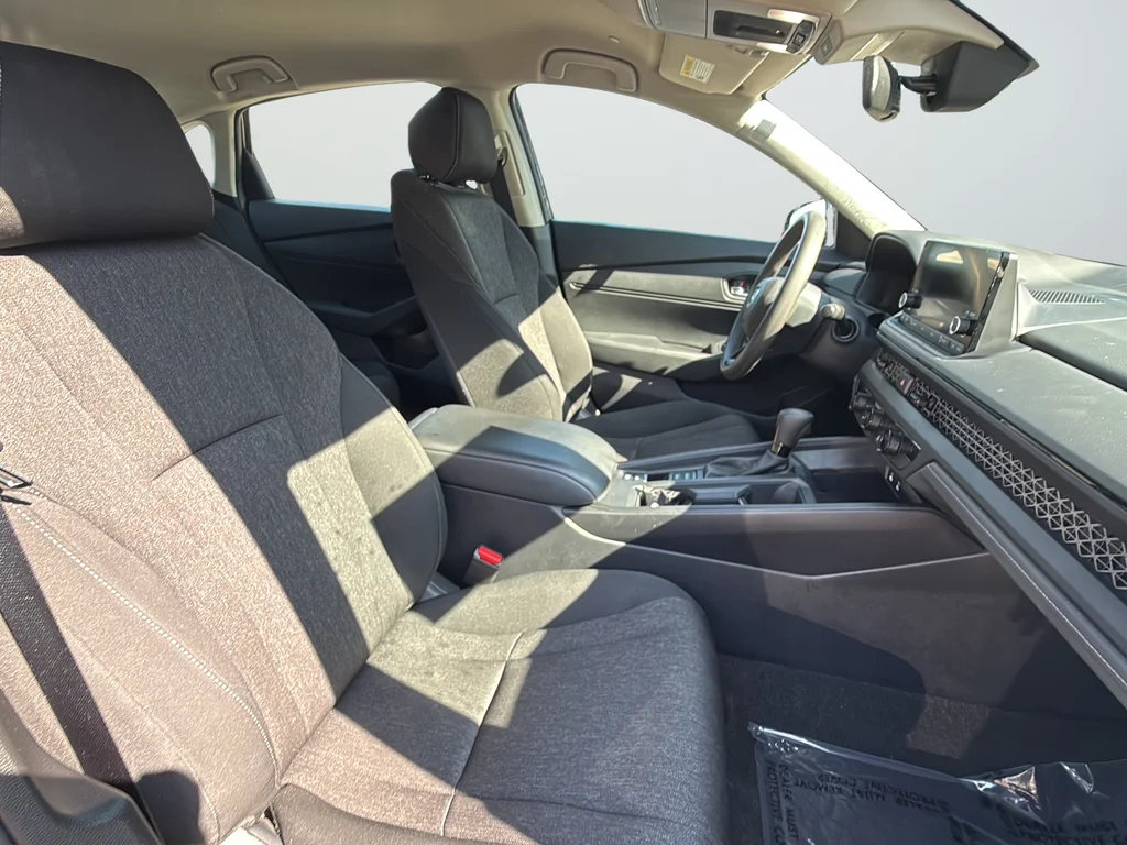 Used 2024  Honda LX image 27