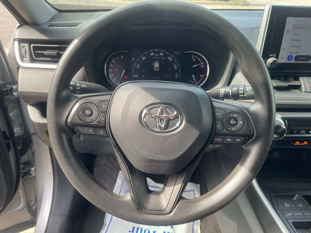 2024 Toyota RAV4 XLE - Photo 20