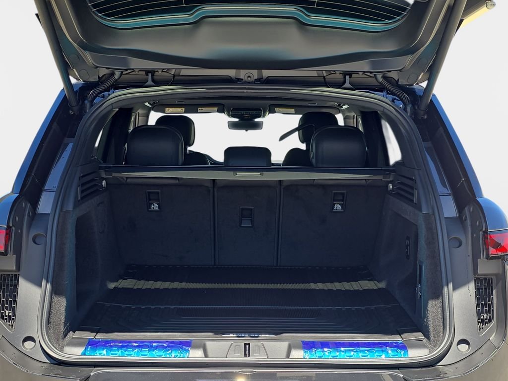 New 2026 Carpathian Grey Land Rover Dynamic SE image 12