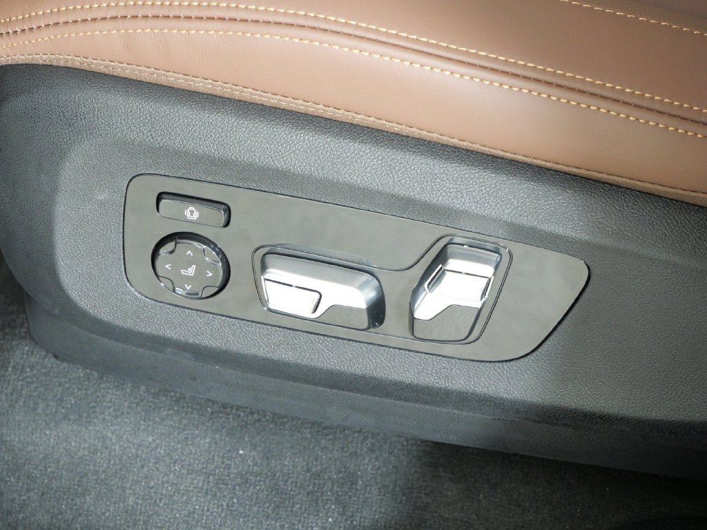 New 2027 Mineral White Metallic BMW xDrive40i image 38