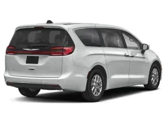 Used 2023 White Chrysler Limited image 3