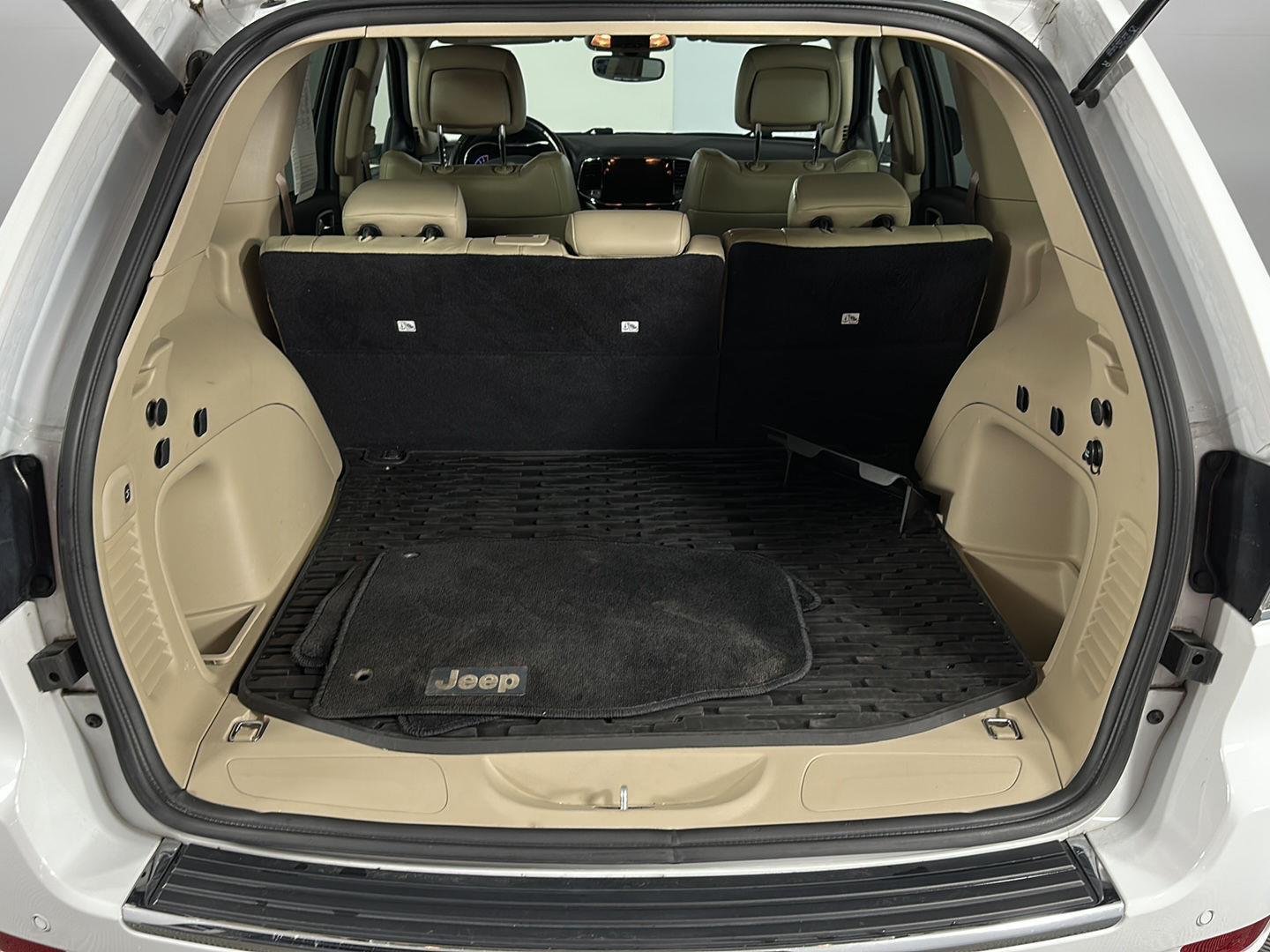 Used 2021 Bright White Clearcoat Jeep Limited image 10