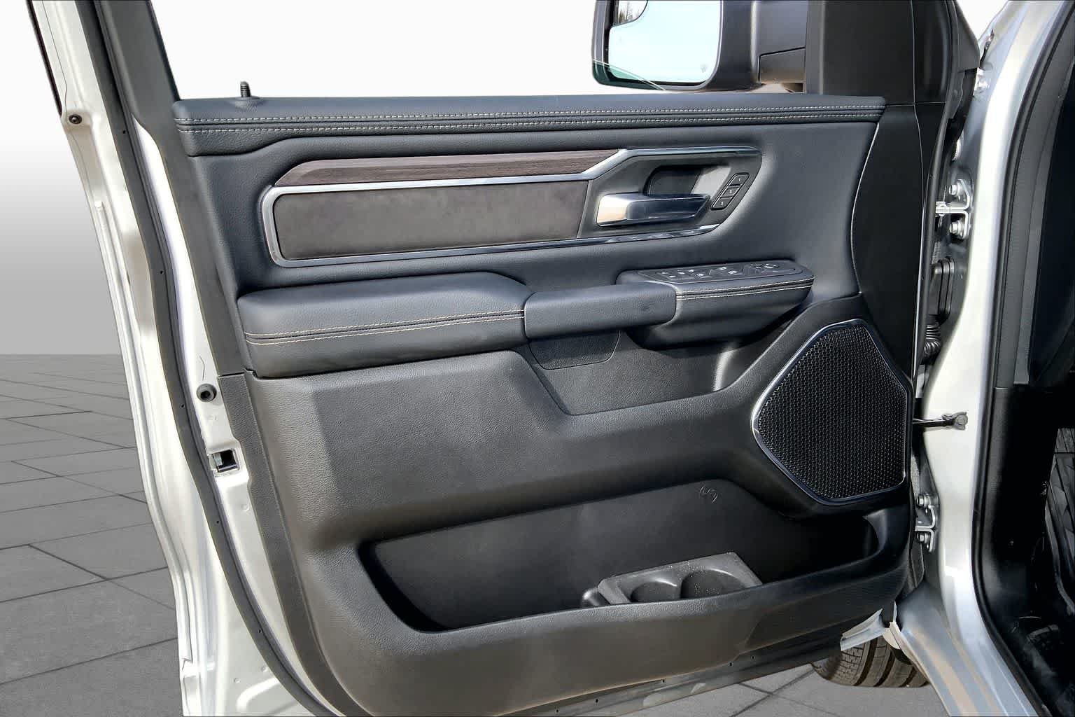 New 2026 Silver Zynith Exterior Paint RAM Laramie image 10