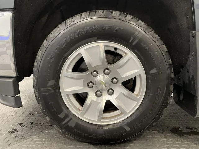 Used 2019 Graphite Metallic Chevrolet LT image 10