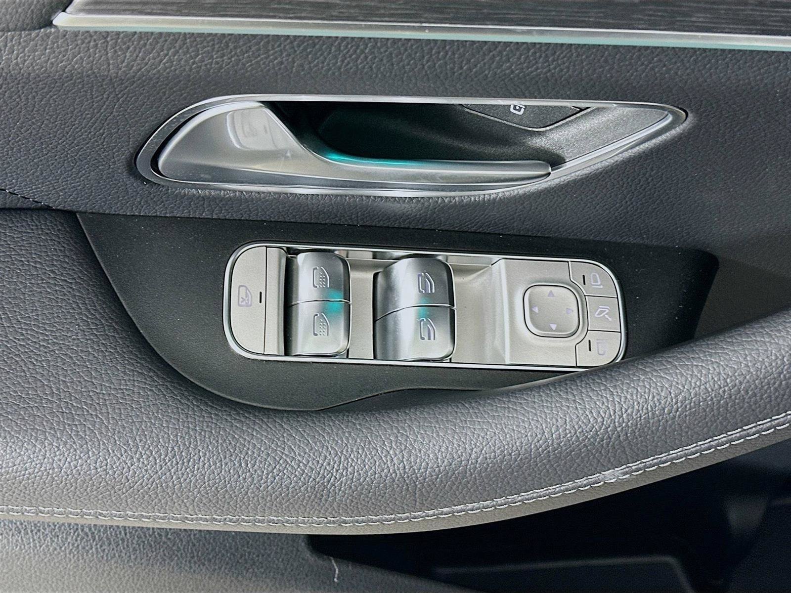Used 2026 Black Mercedes-Benz GLS 580 image 23