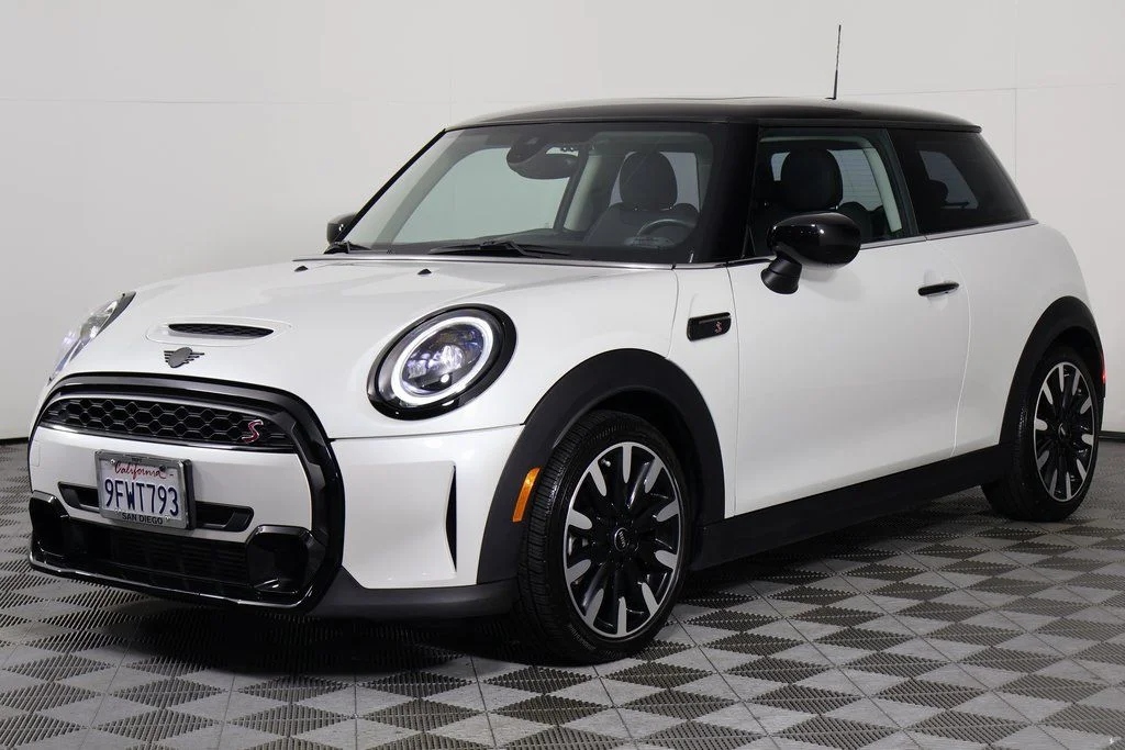 2024 MINI Hardtop Cooper S's photo