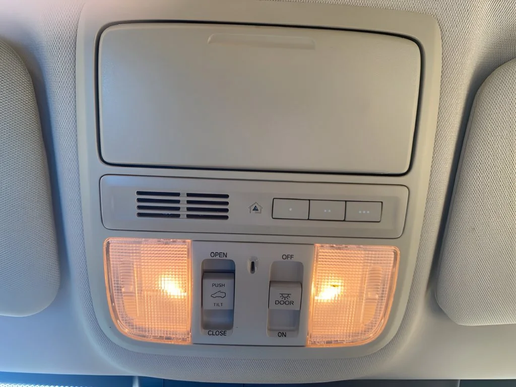 Used 2018  Honda Touring image 25
