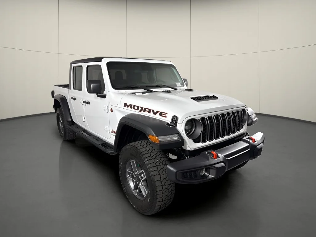 Used 2025 White Jeep Mojave 4x4 image 2