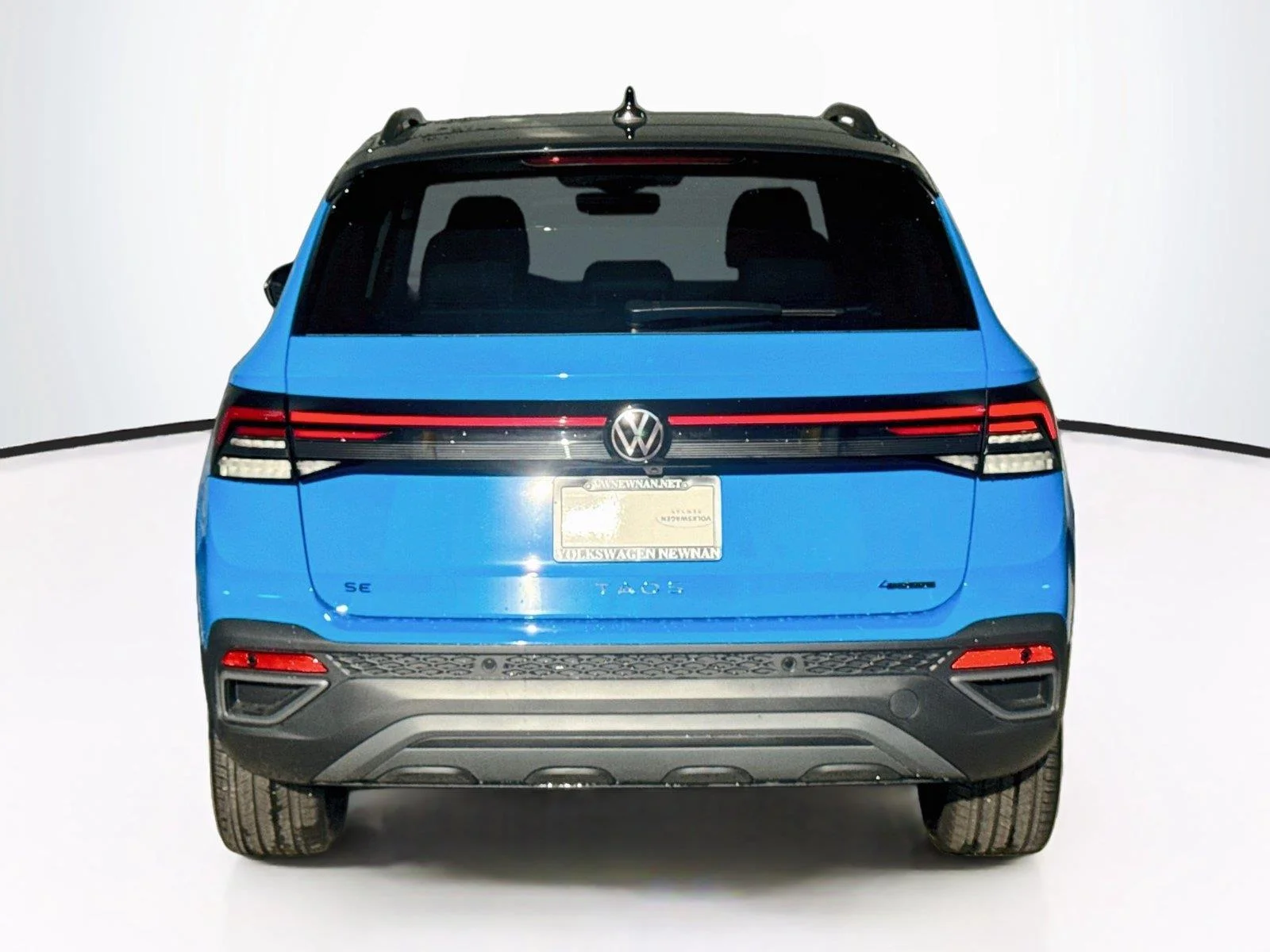 New 2026 Cornflower Blue w/Deep Black Roof Volkswagen SE Black image 5