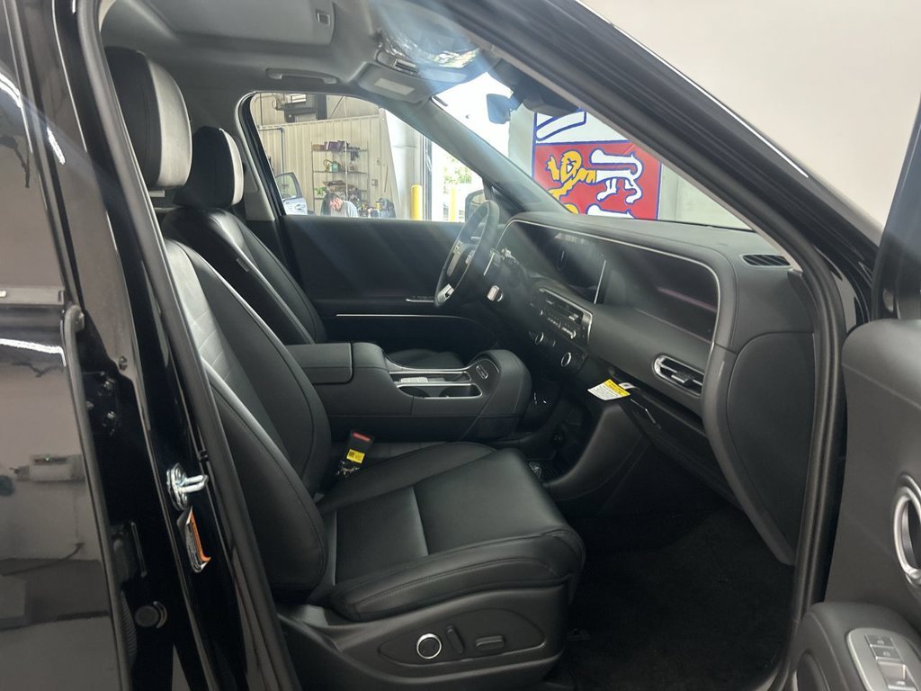 New 2026 Abyss Black Hyundai Limited AWD image 18