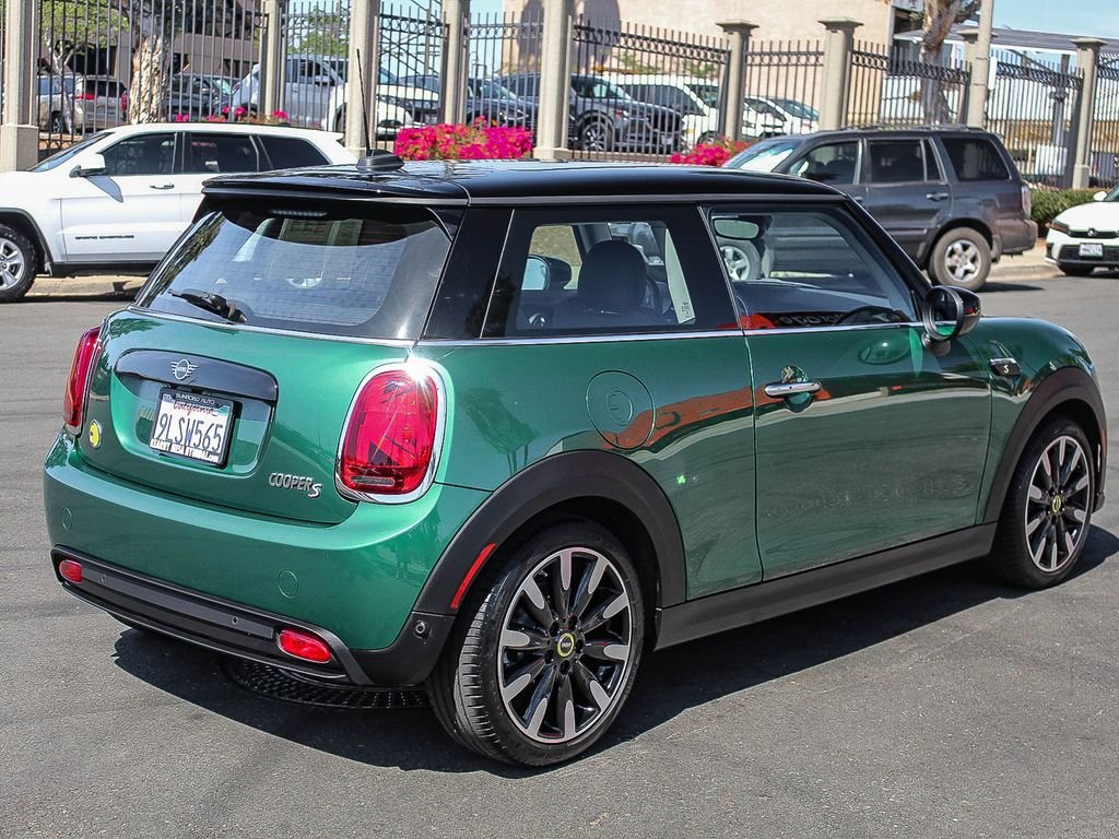 Used 2024 British Racing Green MINI Signature image 8