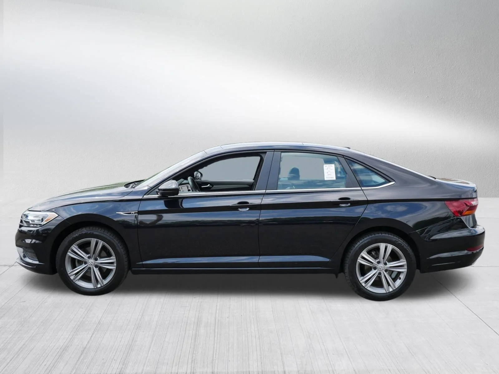 Used 2019 Deep Black Pearl Volkswagen R-Line image 4