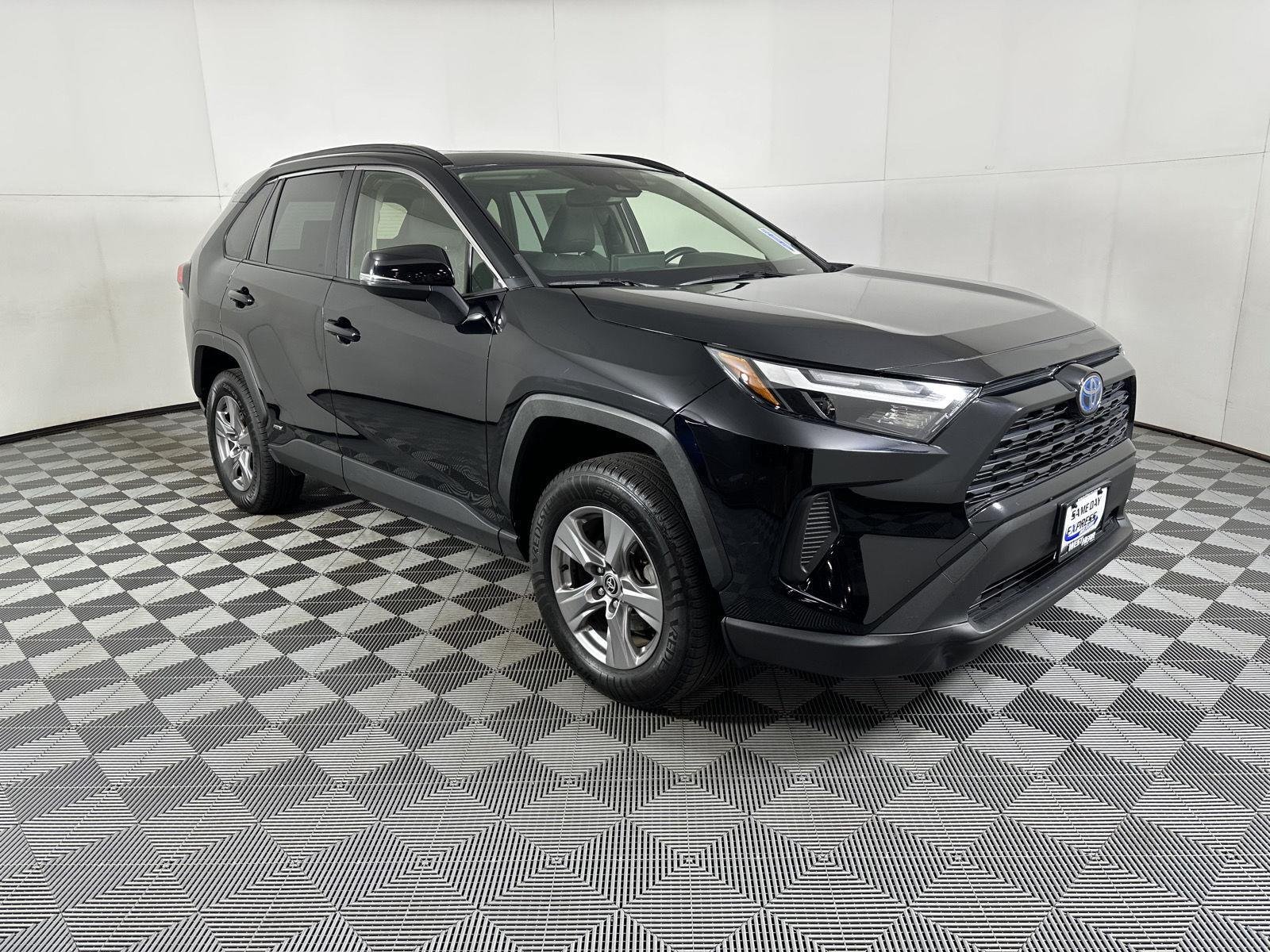 Certified Used 2022 Midnight Black Metallic Toyota XLE image 15