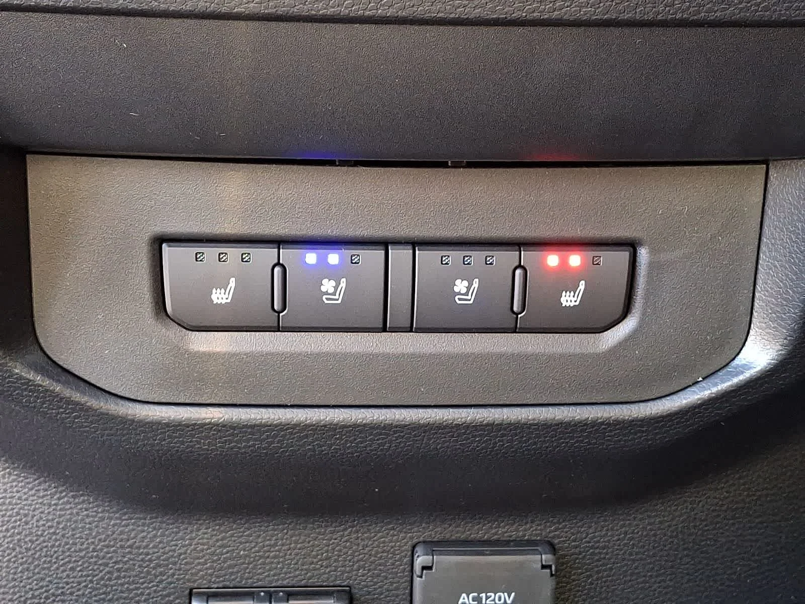 2025 Toyota Tundra Capstone - Photo 8