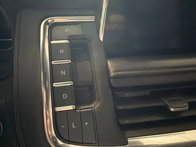 2023 Chevrolet Suburban Z71 - Photo 27