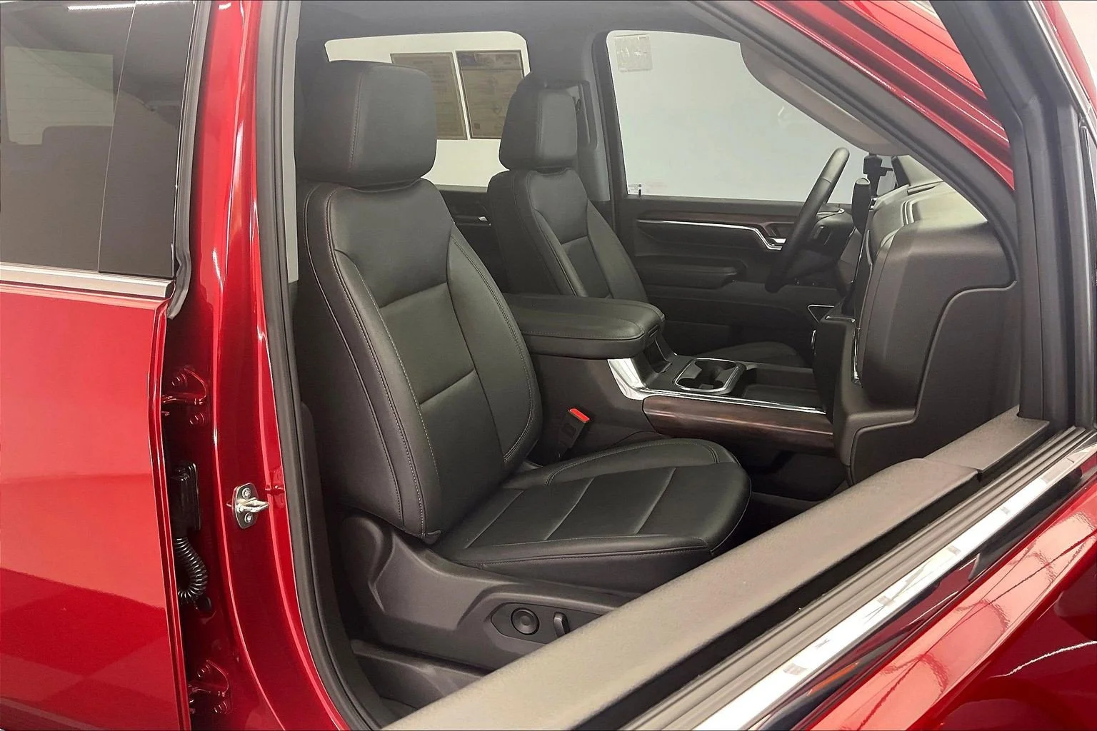 Used 2024 Volcanic Red Tintcoat GMC SLT image 6