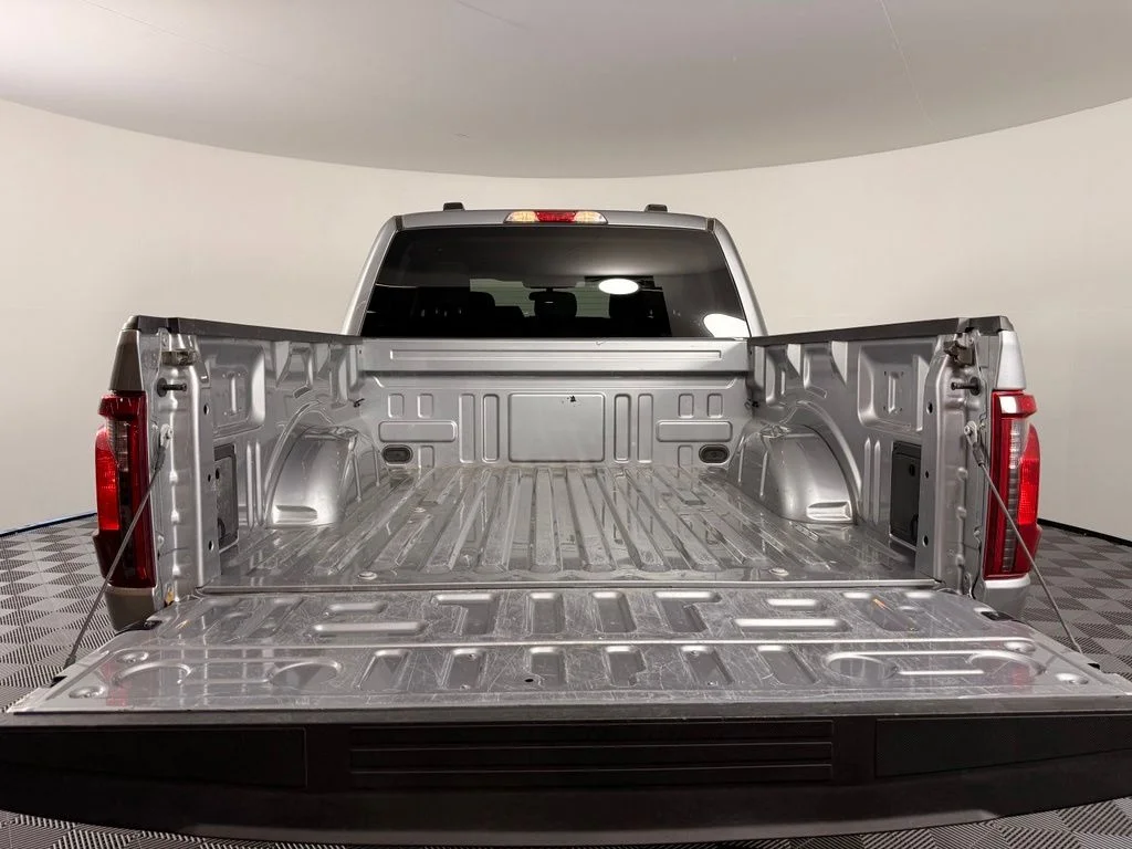Used 2025 Silver Ford XLT image 12