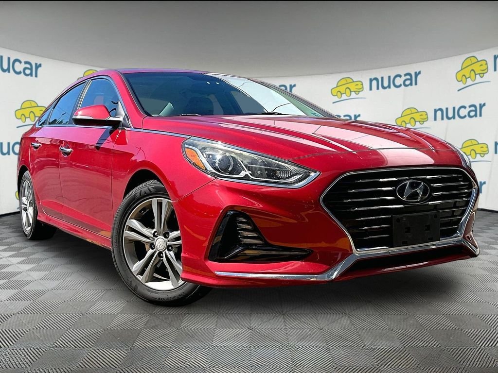 Used 2018 Red Hyundai SEL image 1
