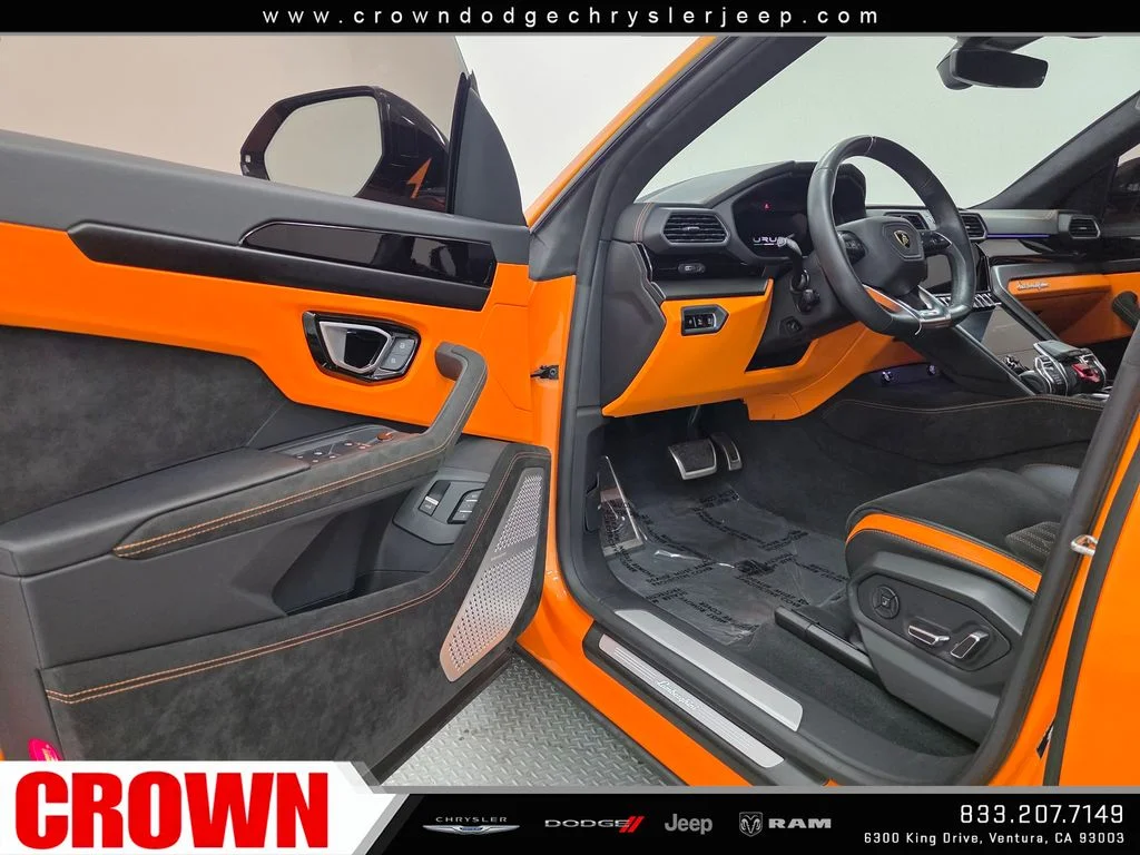 Used 2024  Lamborghini S image 34