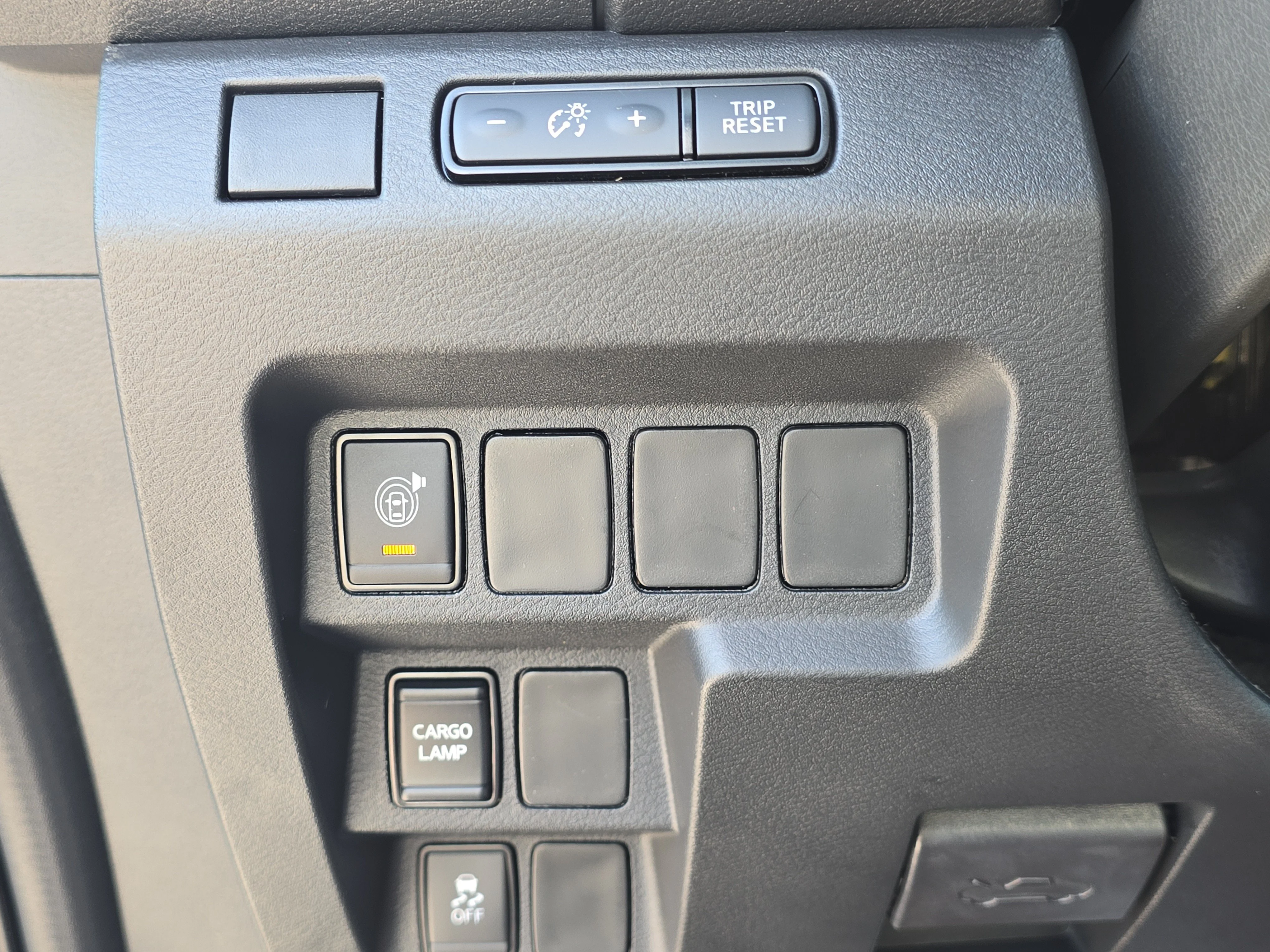 New 2026 Glacier White Nissan Crew Cab SV image 26