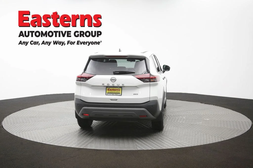 Used 2023 White Nissan S image 38