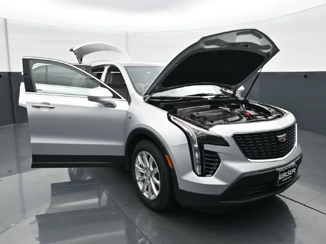 Used 2019 Radiant Silver Metallic Cadillac Luxury image 38