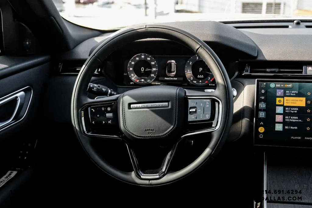 New 2026 Santorini Black Metallic Land Rover S image 15