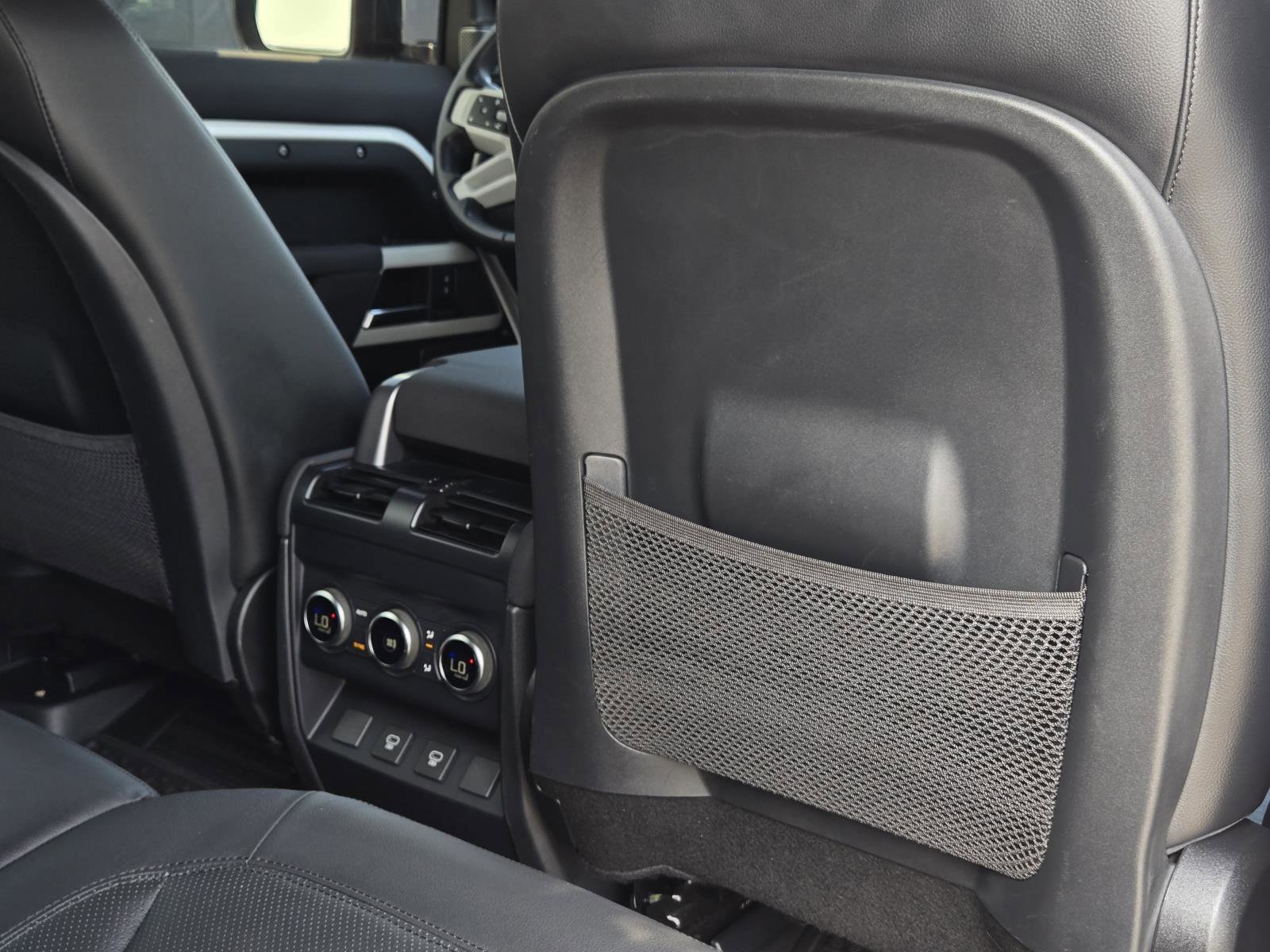 Used 2023 Fuji White Land Rover SE image 28