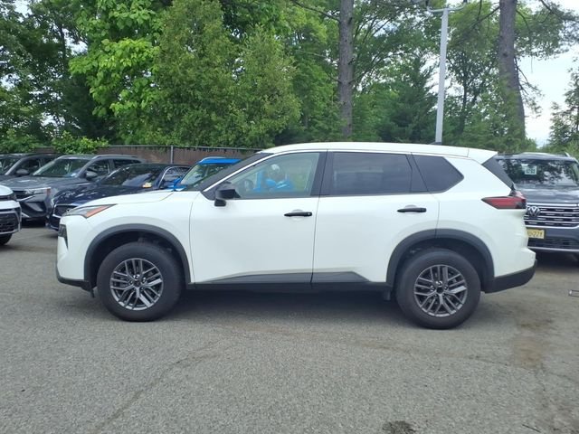 Used 2024 White Nissan S image 3