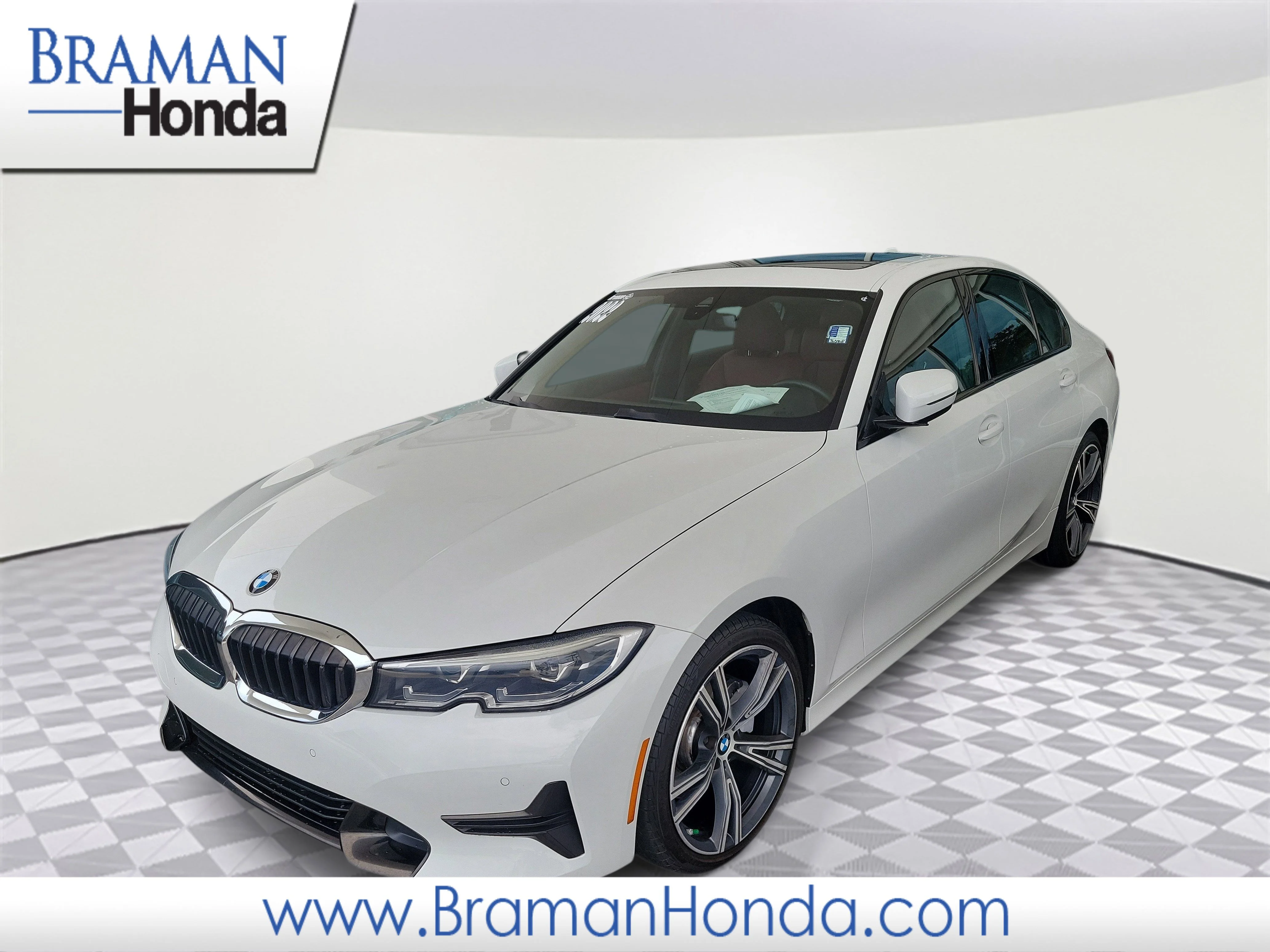 2022 BMW 3 Series 330i Sedan's photo