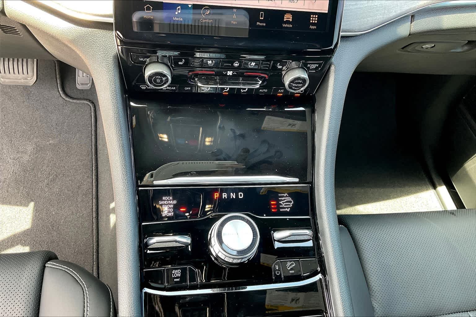 2023 Jeep Grand Cherokee Overland 4xe - Photo 17