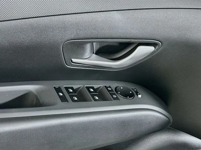 New 2027 Gray Hyundai SE image 11