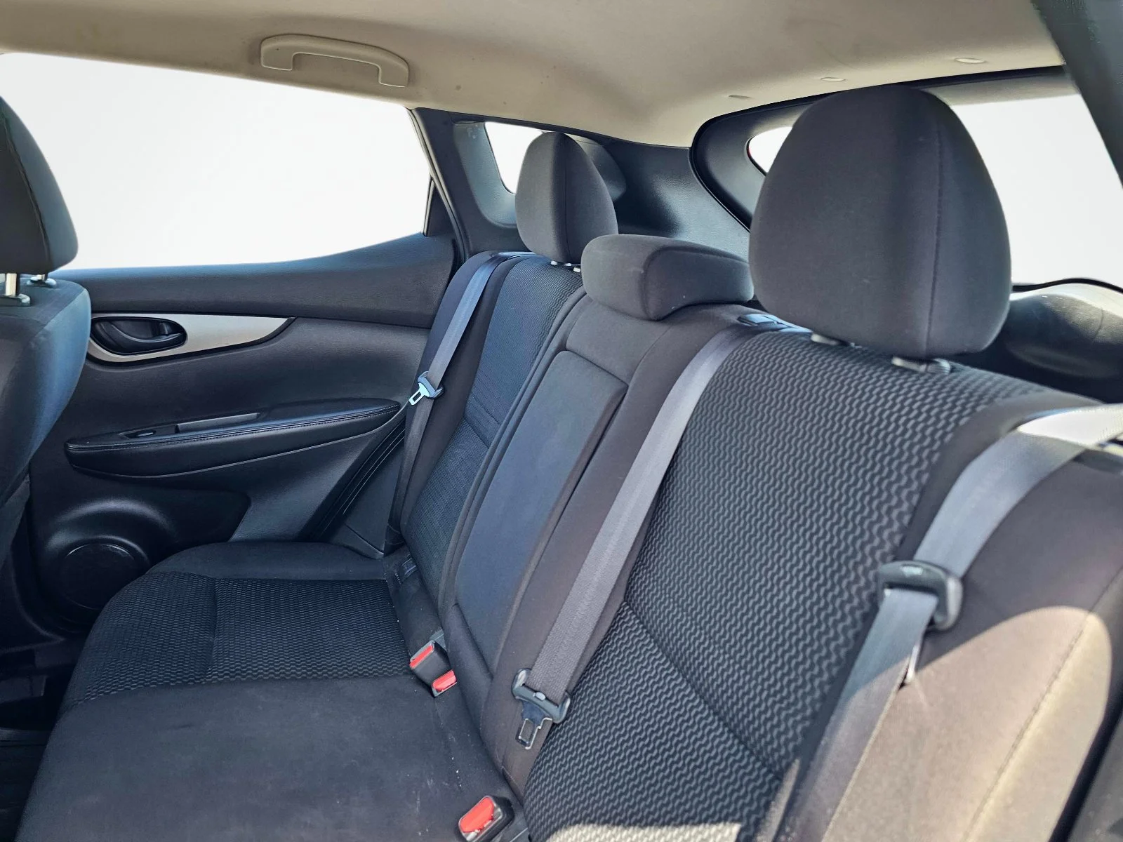 Used 2018 Magnetic Black Nissan S image 28