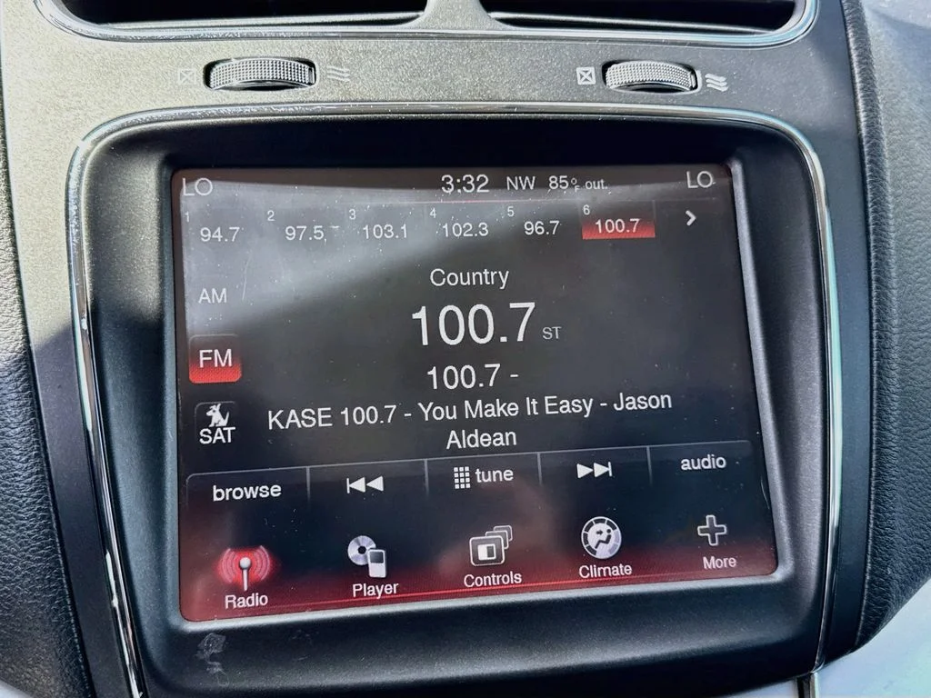 Used 2011 Black Dodge Mainstreet image 15
