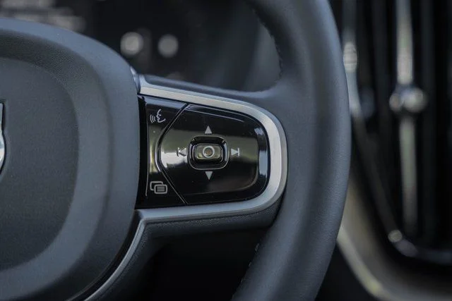 2026 Volvo XC60 Plus - Photo 24