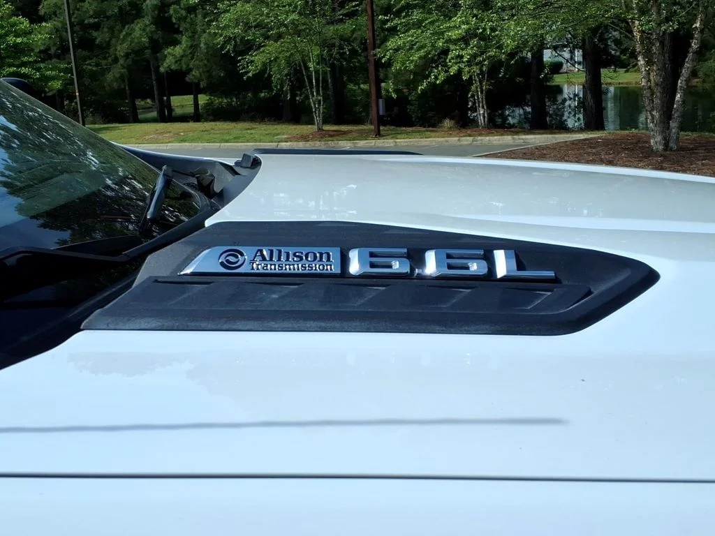 Used 2024 White Chevrolet Custom image 37