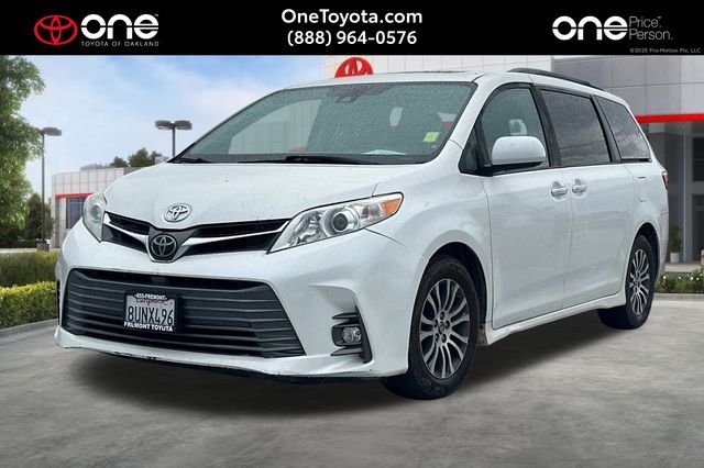 2018 Toyota Sienna XLE