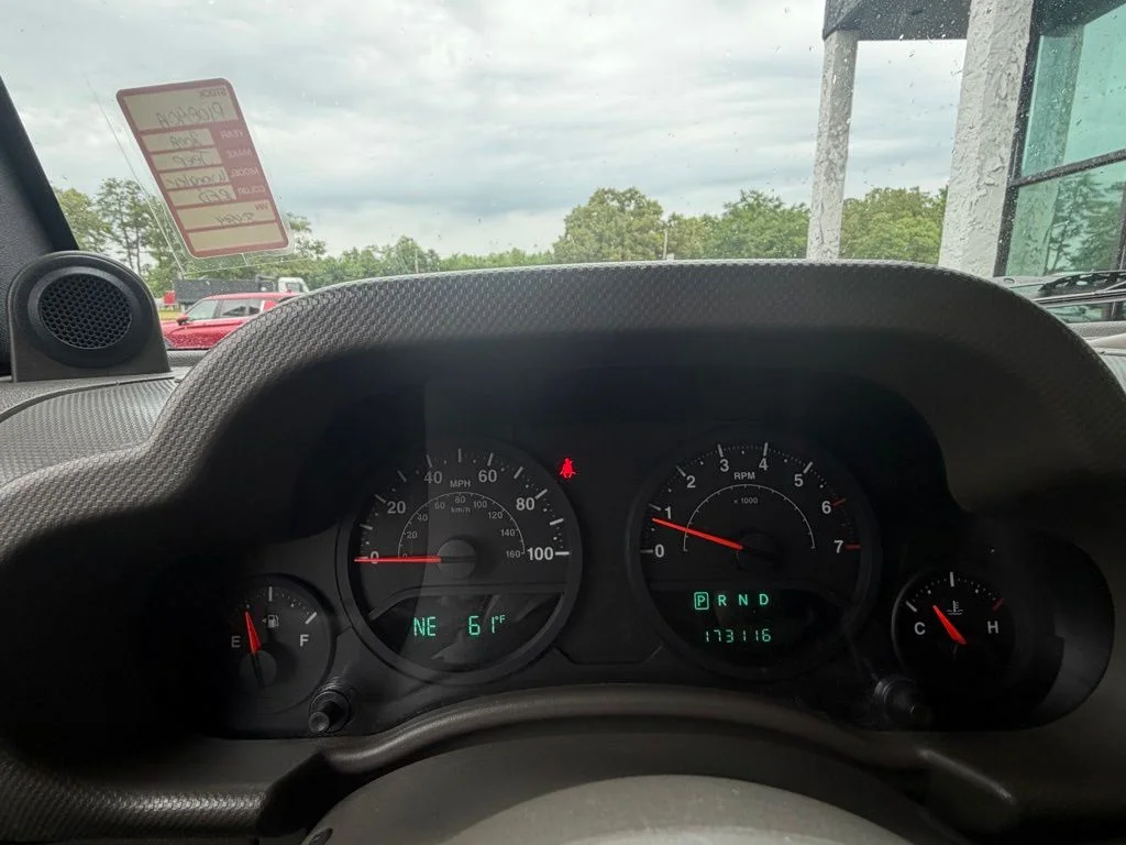 Used 2008 Red Jeep Unlimited X image 14