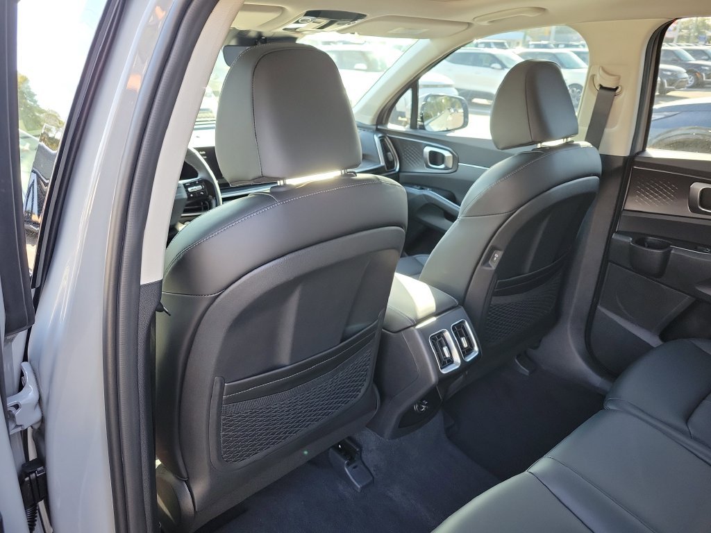 New 2026 Wolf Gray Kia S image 16