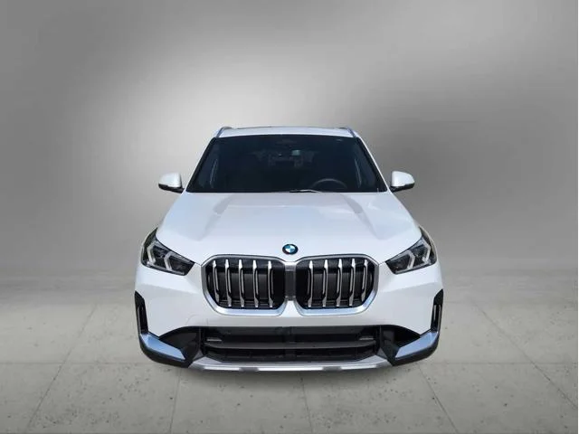 New 2026 Mineral White Metallic BMW xDrive28i image 3