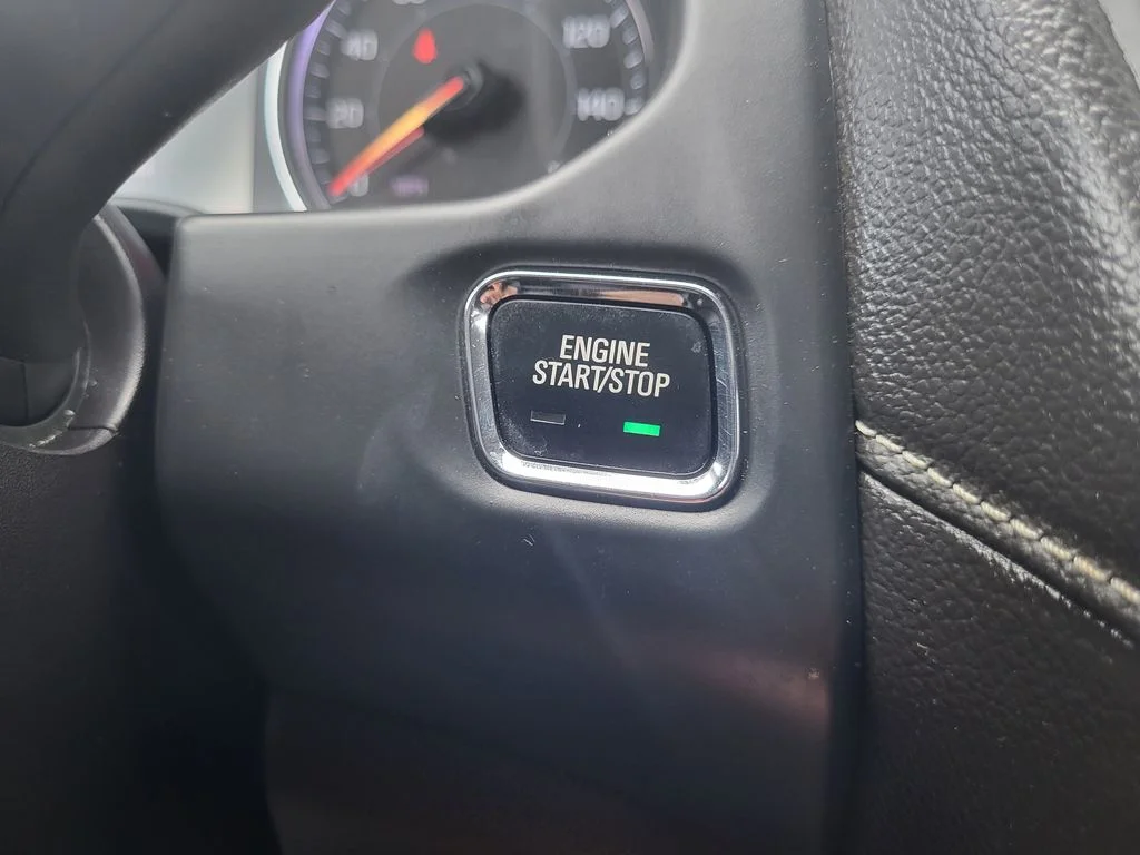 Used 2023 LIGHT STONE METALLIC GMC SLT image 17